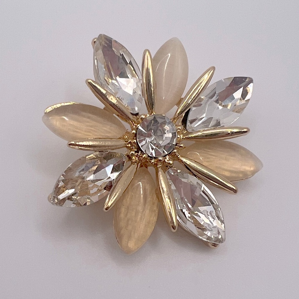 Gold Tone Flower Brooch